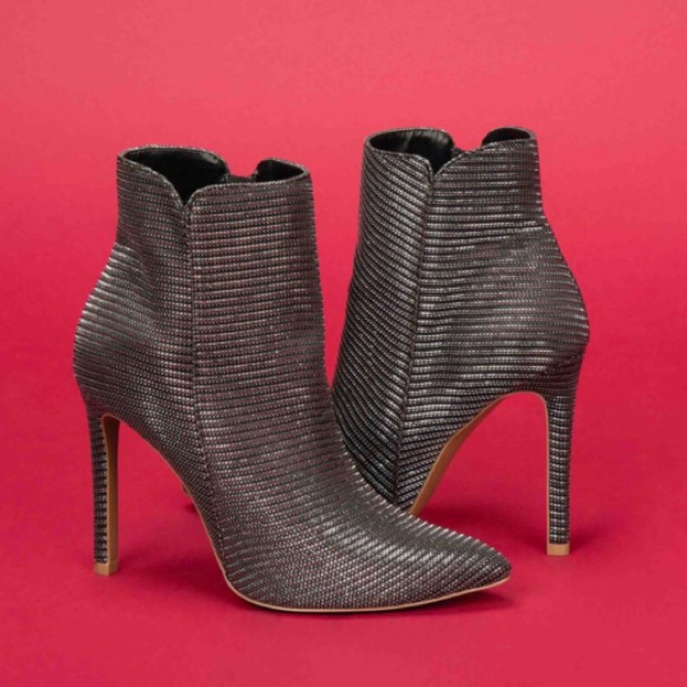 ‼️SOLD‼️ Quipid bootie